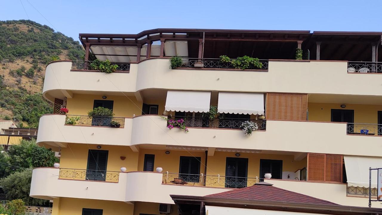 "Appartamento Del Mare Gliaca" Con Vista Isole Eolie,Ampia Terrazza,Wifi E Parcheggio Privato Gratuito Piraino Exterior photo