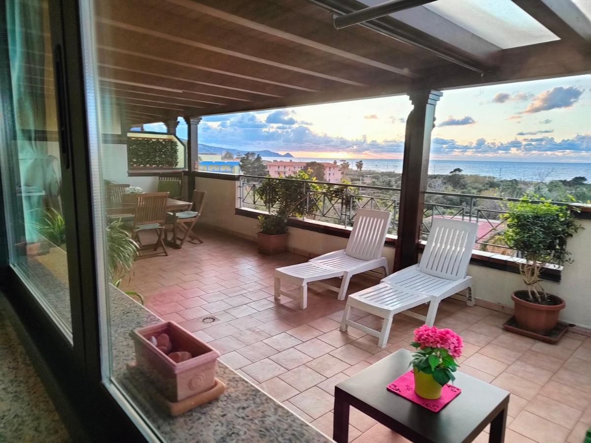 "Appartamento Del Mare Gliaca" Con Vista Isole Eolie,Ampia Terrazza,Wifi E Parcheggio Privato Gratuito Piraino Exterior photo