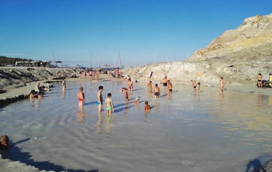 "Appartamento Del Mare Gliaca" Con Vista Isole Eolie,Ampia Terrazza,Wifi E Parcheggio Privato Gratuito Piraino Exterior photo