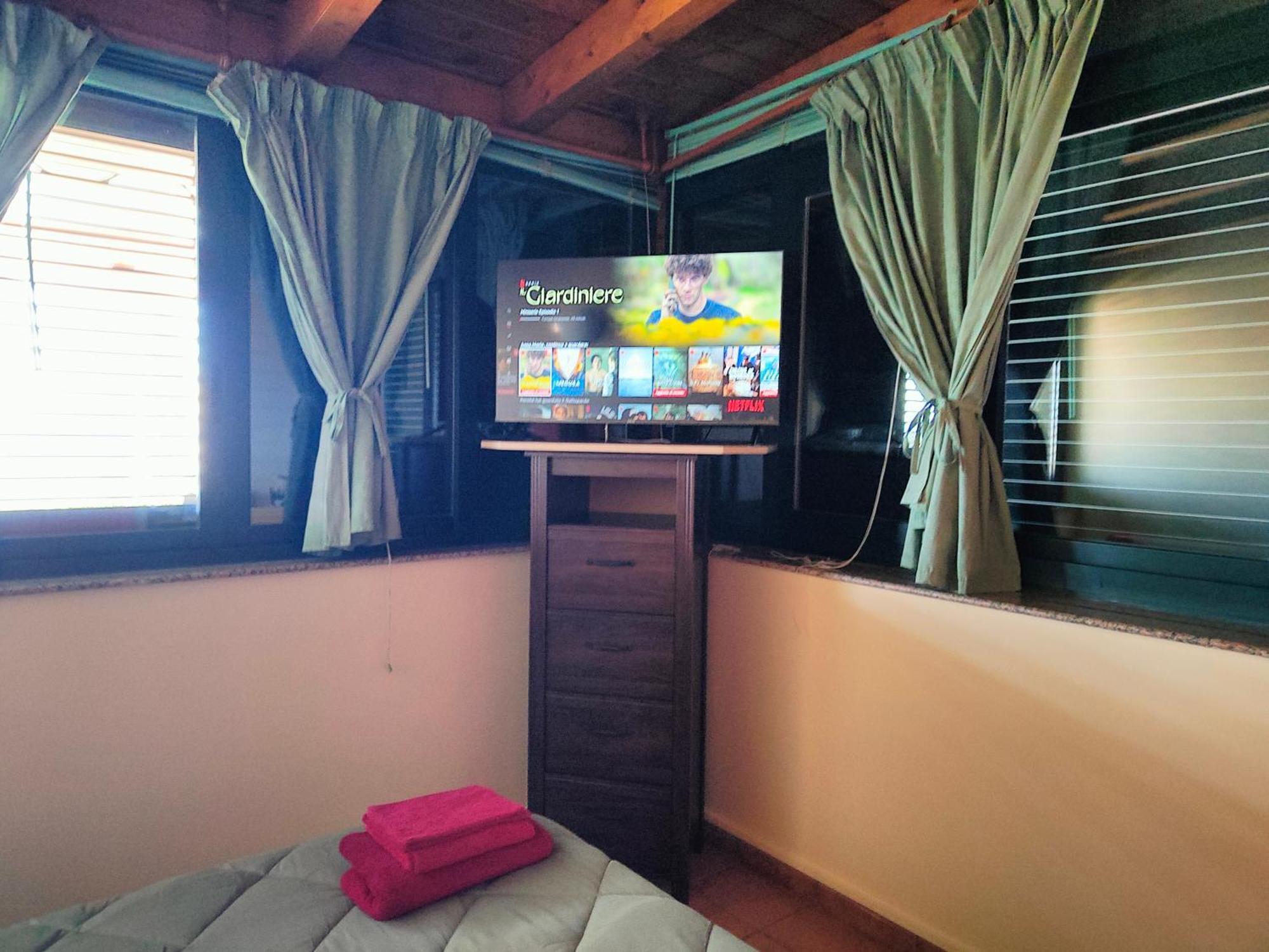 "Appartamento Del Mare Gliaca" Con Vista Isole Eolie,Ampia Terrazza,Wifi E Parcheggio Privato Gratuito Piraino Exterior photo